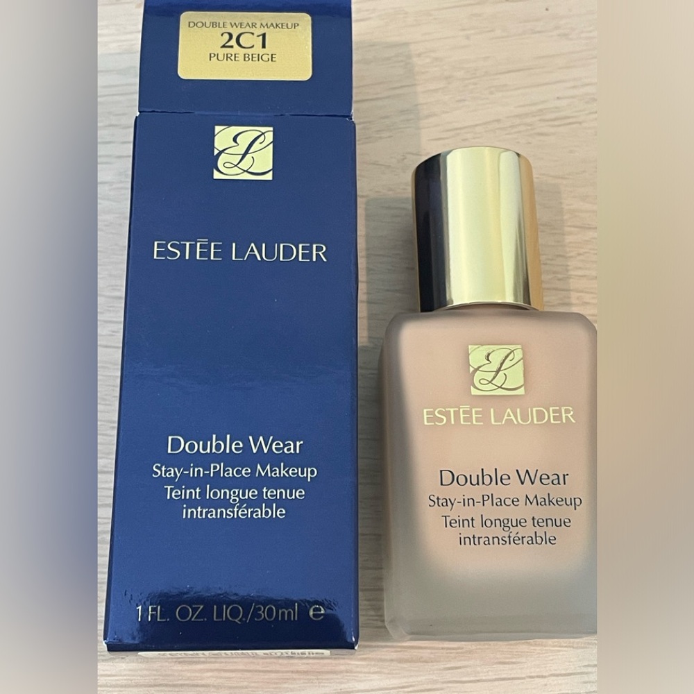 Estee Lauder Double Wear Stay-in-Place Foundation in Pure Beige, 2C1
